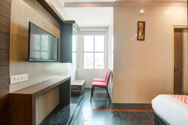 Hotel Tejasri Residency Vijayawāda Eksteriør bilde